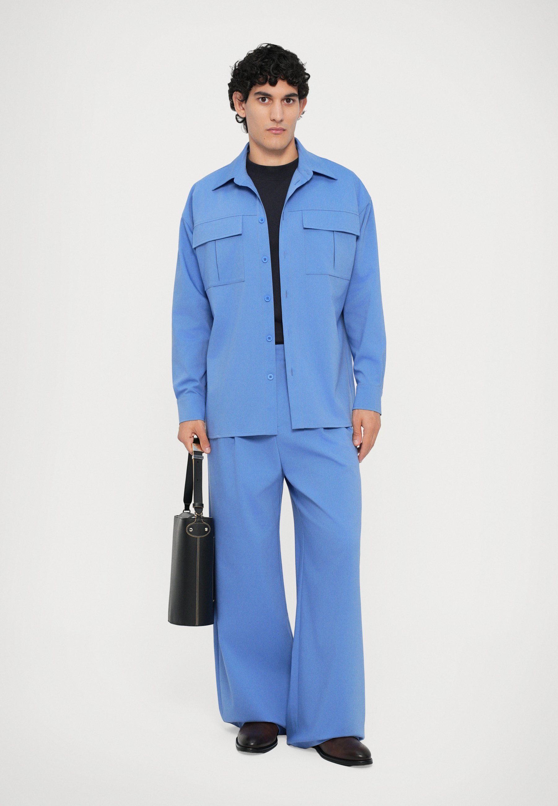 Pantaloni Essential Collective a gamba ultra larga con pieghe - blu
