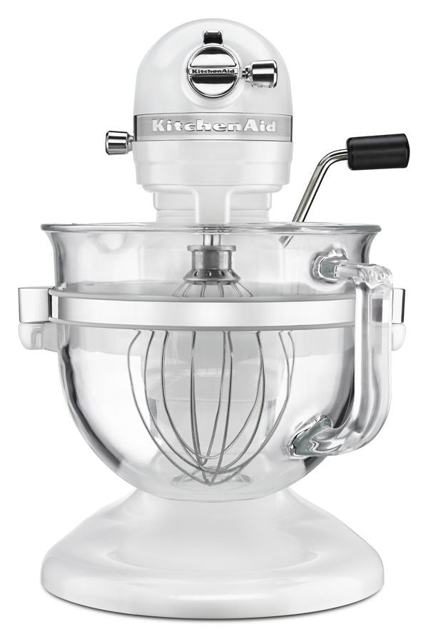 Seja para preparar 13 dúzias de biscoitos para a venda de bolos da escola ou frango desfiado para a Terça-feira de Tacos com amigos e familiares, a batedeira KitchenAid® Professional Série 6500 Design® de 6 litros com tigela elevatória tem capacidade para
