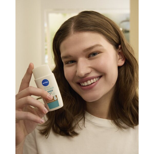 „Nivea Derma Skin Clear“ kasdienis apsauginis fluidas nuo UV spindulių, 40 ml