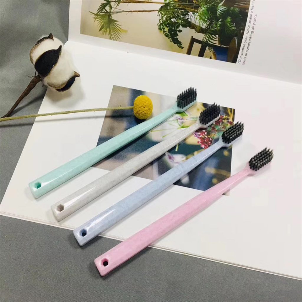 Environmentally friendly degradable toothbrush supplier