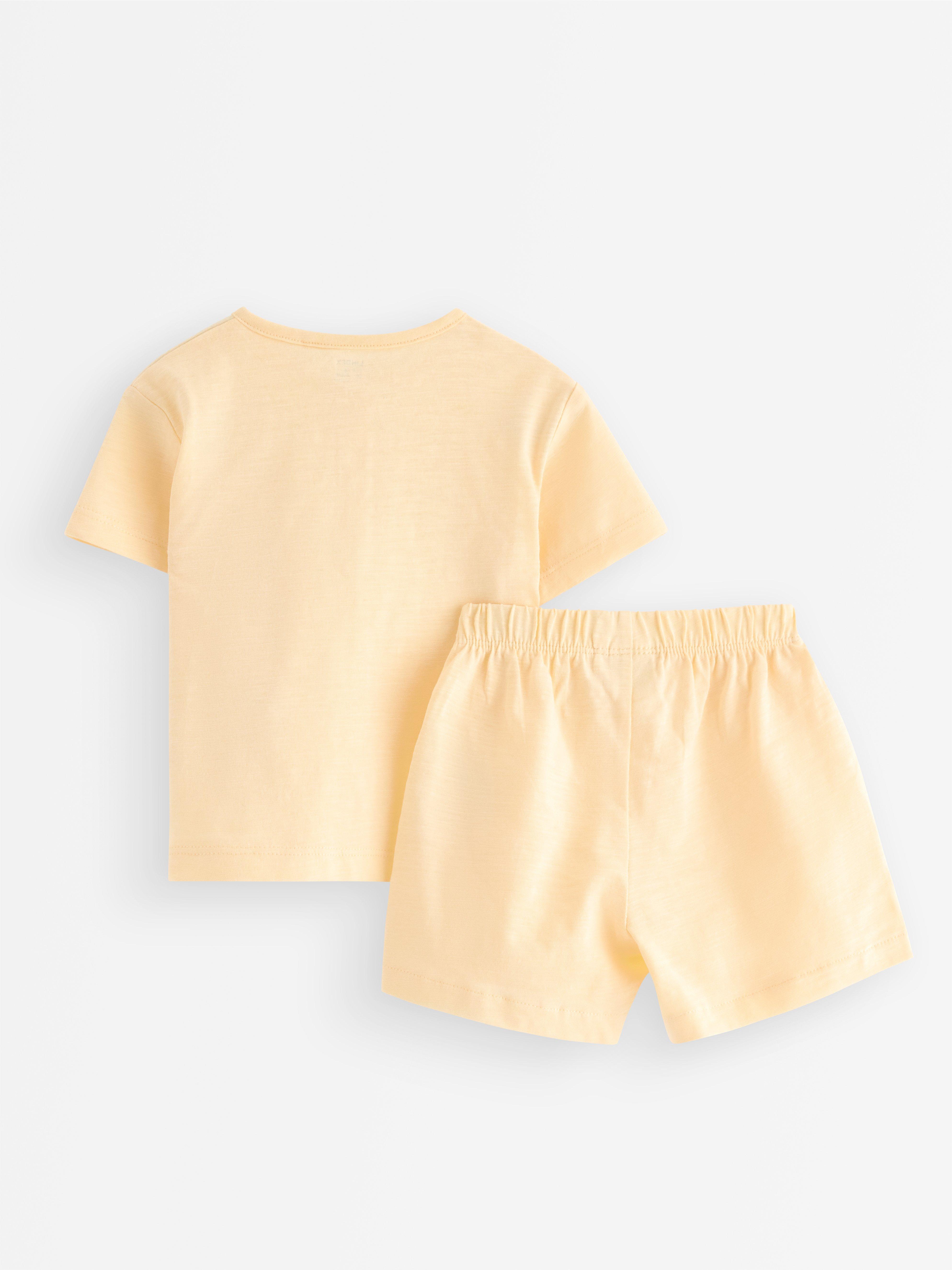 Set - tricou și pantaloni scurți galben deschis