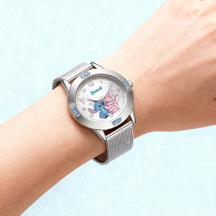 Montre Enfant Fille Disney Stitch – Bracelet Acier Inoxydable – Modèle Angel & Stitch Amour