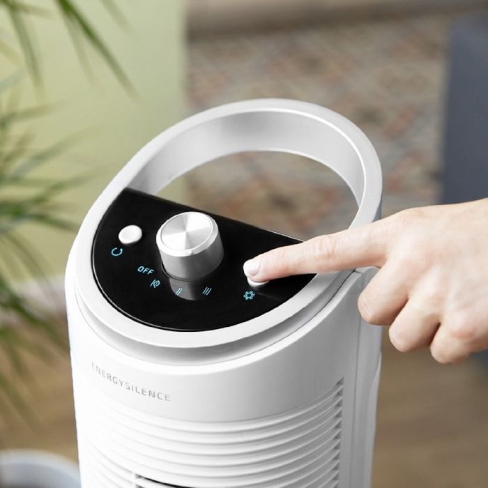 Enfriador de aire evaporativo Cecotec EnergySilence 2000 Cool Tower. Potencia de 60 W, depósito de agua extraíble de 2 litros.