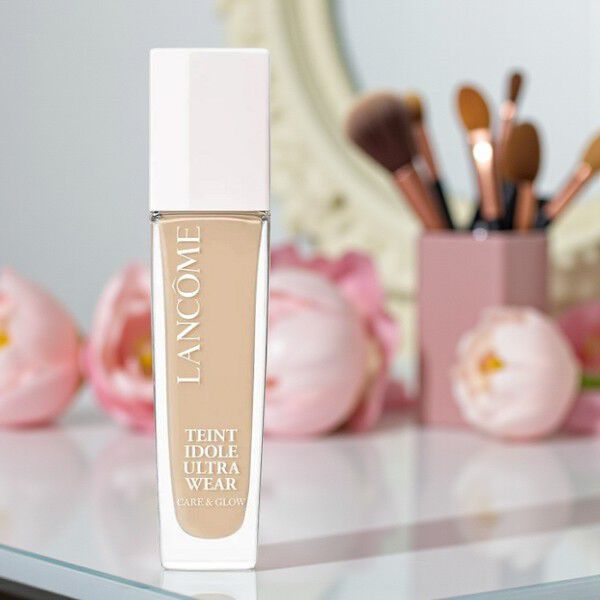Lancôme Teint Idole Ultra Wear Care & Glow Foundation