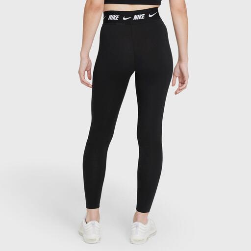 Nike Sportswear Club