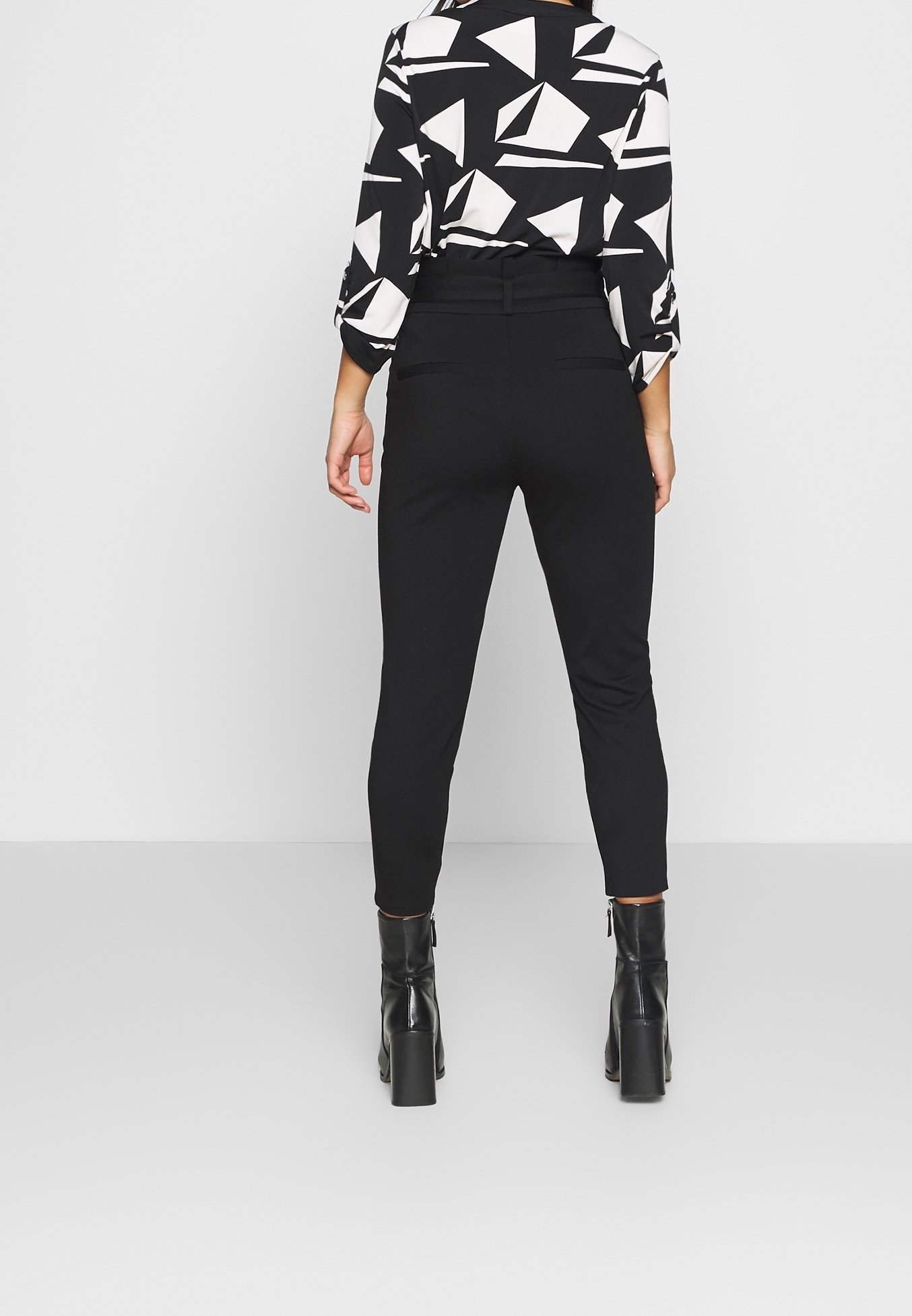 Pantaloni Vero Moda Petite - neri