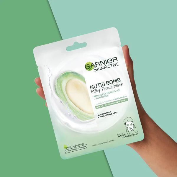 Pleťová maska Garnier Nutri Bomb s mandlí a kyselinou hyaluronovou