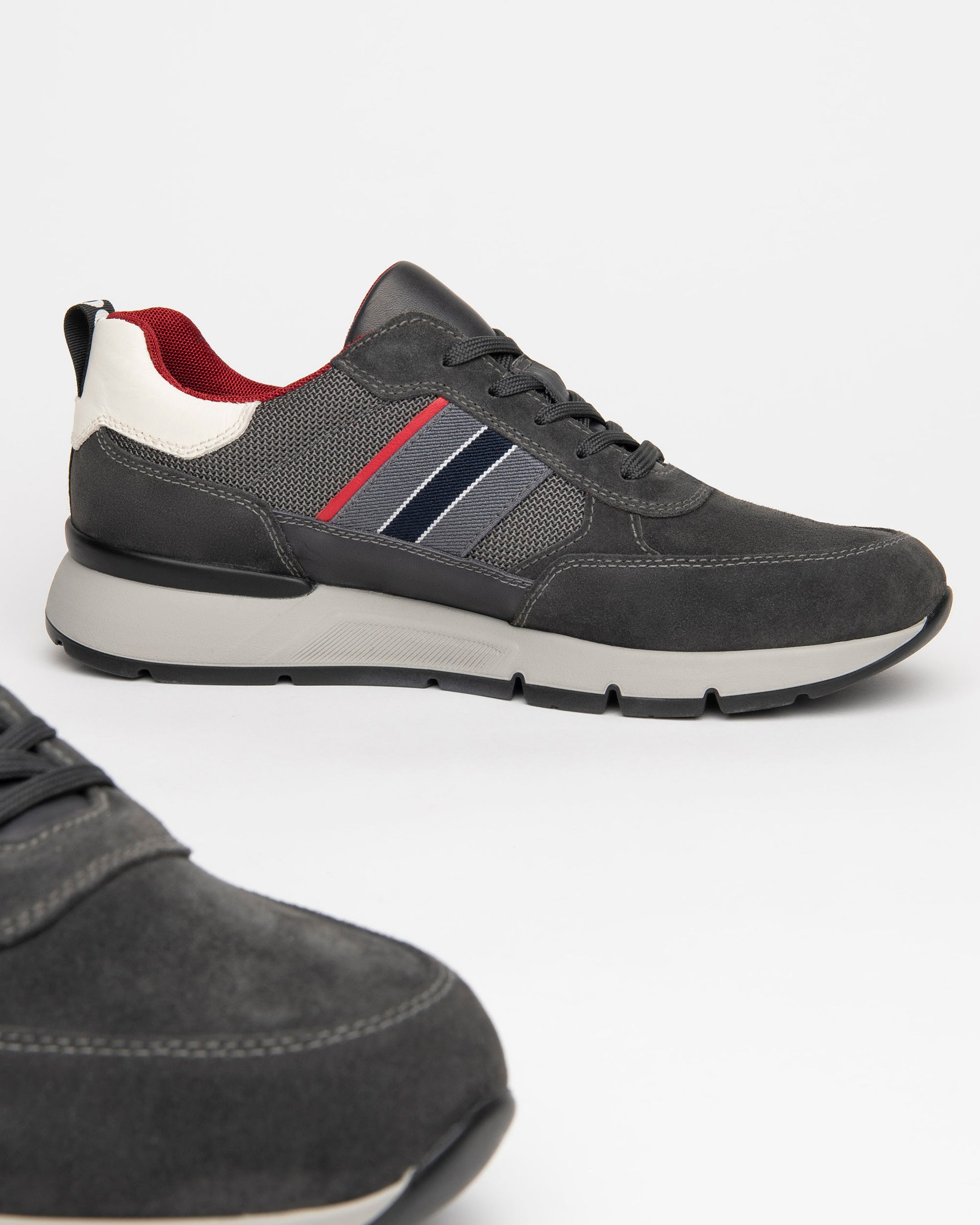  Herren-Sneaker aus Wildleder