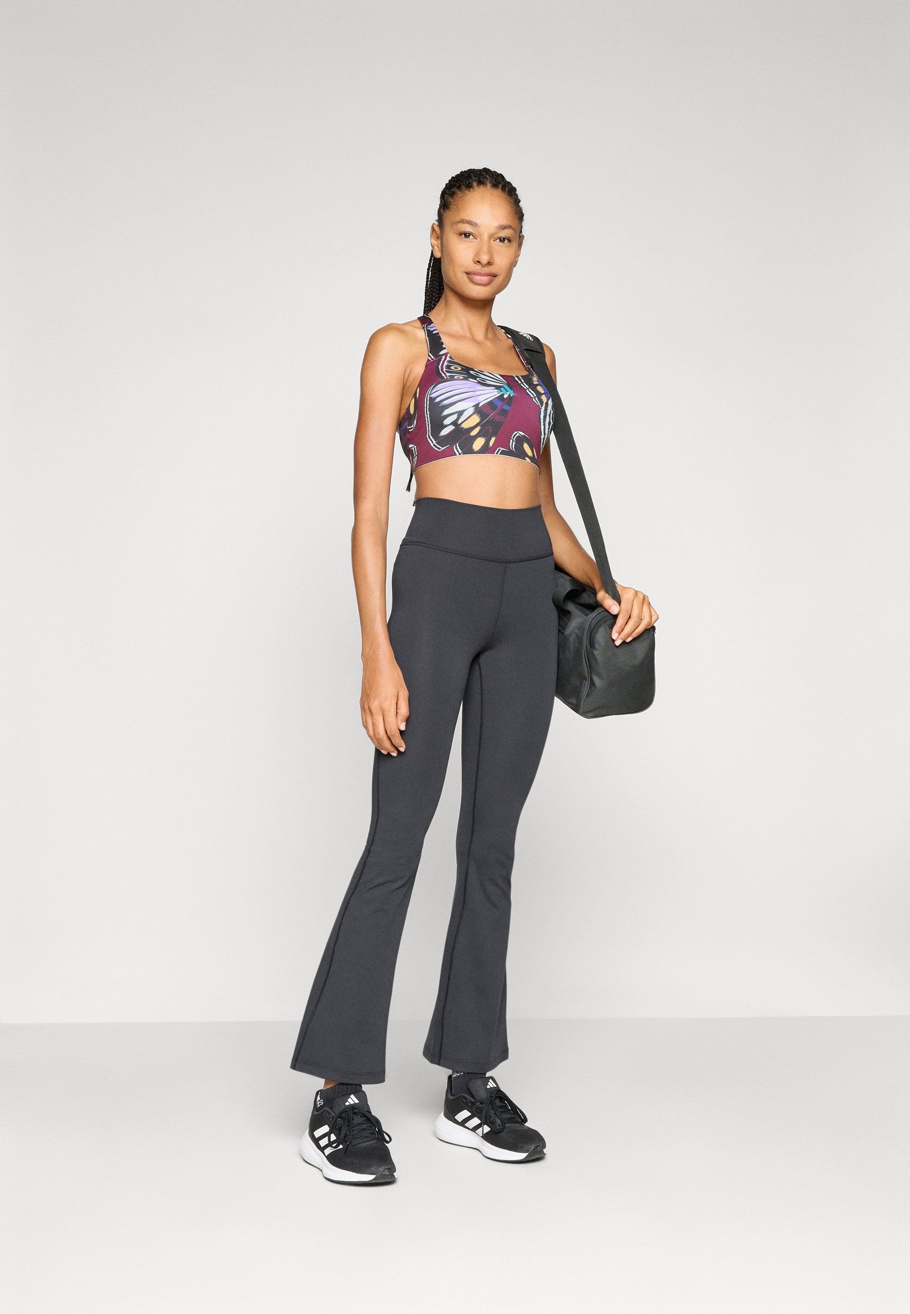 adidas Performance FARM BRA - Sportovní podprsenka se střední oporou - černá/amazon red/energy ink