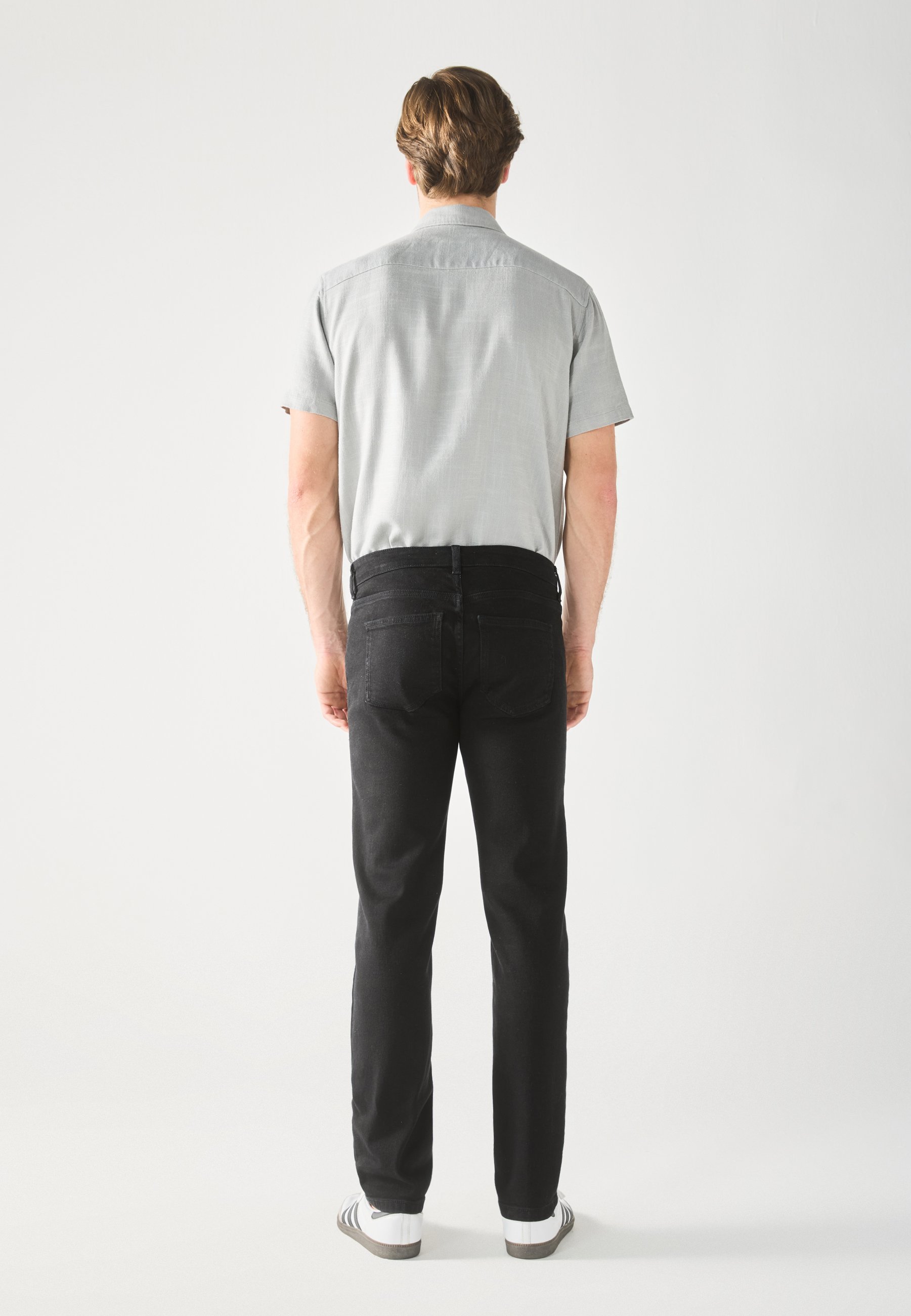 Pier One Slim Fit Jeans – schwarzer Denim