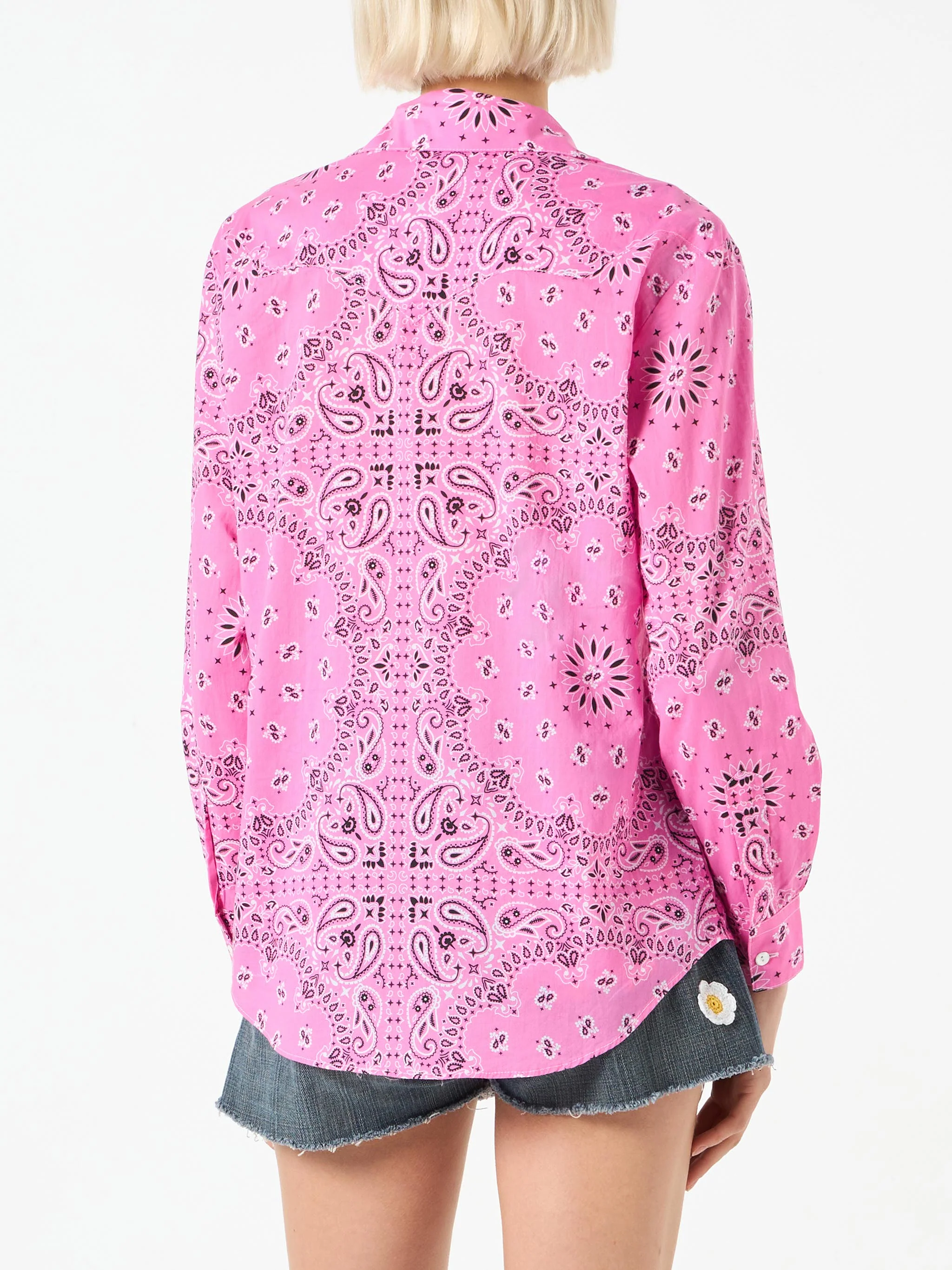 Roze damesblouse met bandana-print