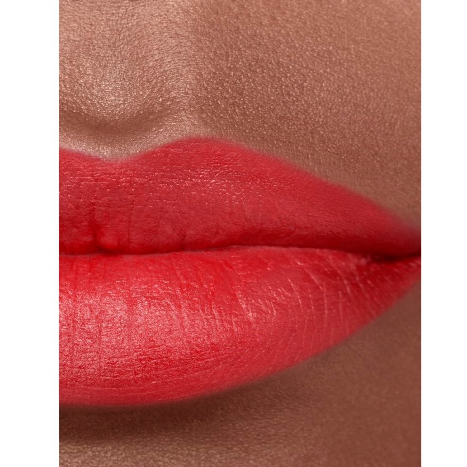 CHANEL LE ROUGE VELOURS LUMINEUX
