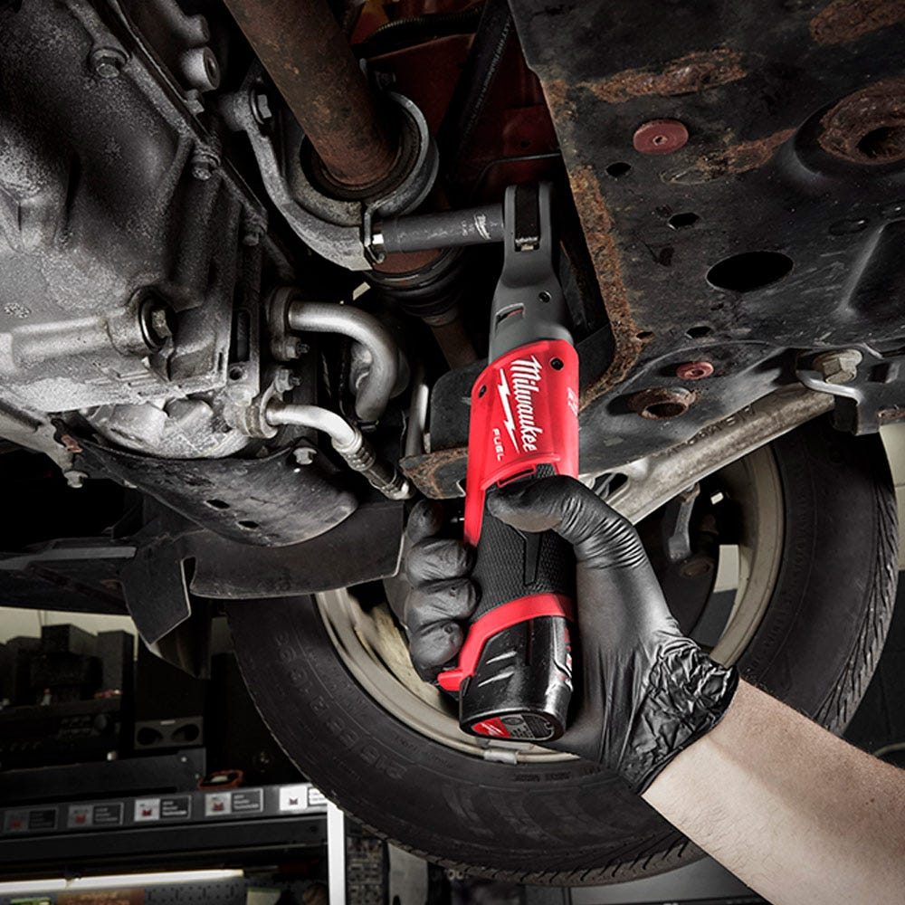 Chave de impacto com catraca MILWAUKEE FUEL™ 12V 1/2