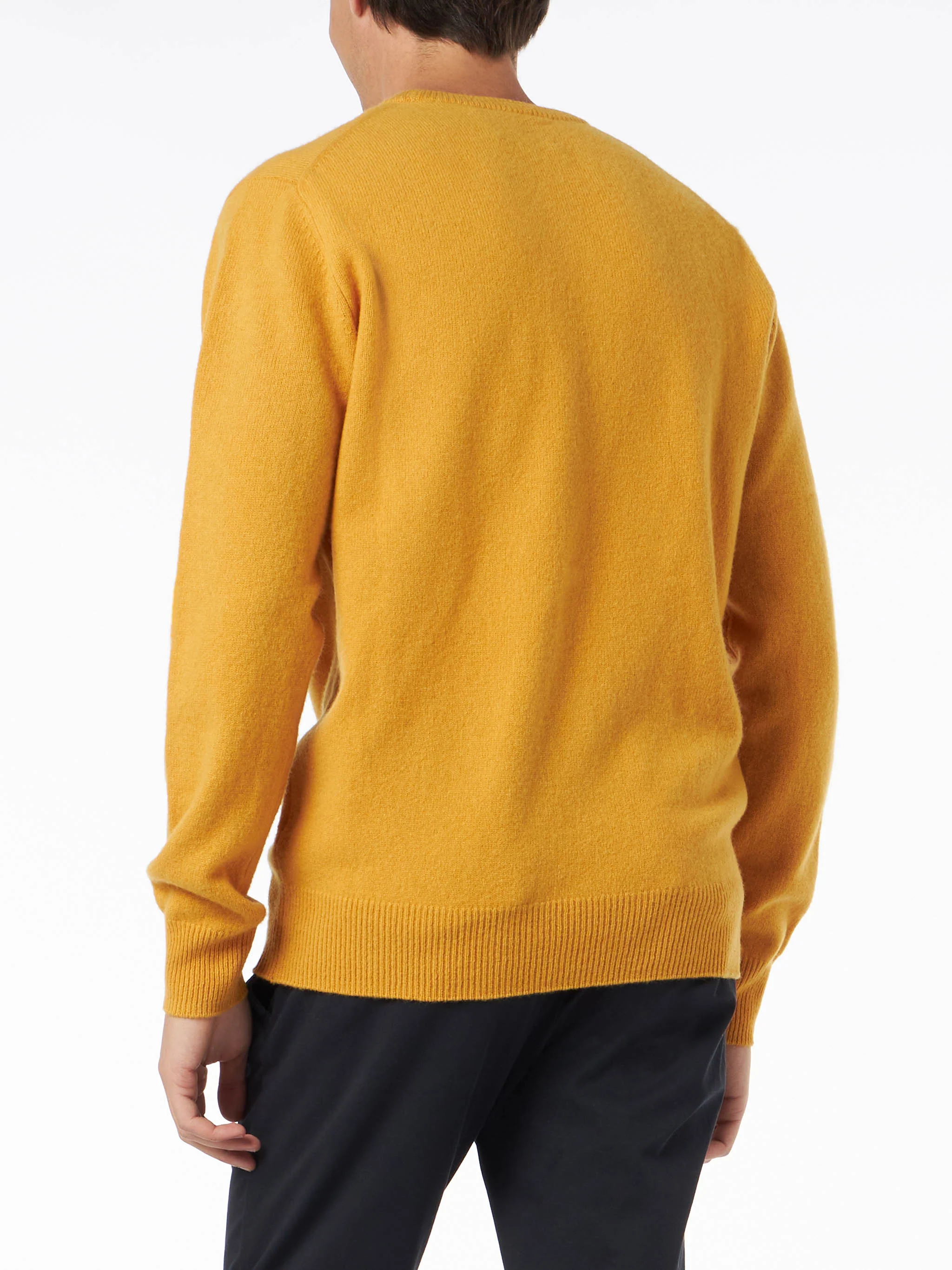 Maglione da uomo girocollo giallo ocra con ricamo St. Barth