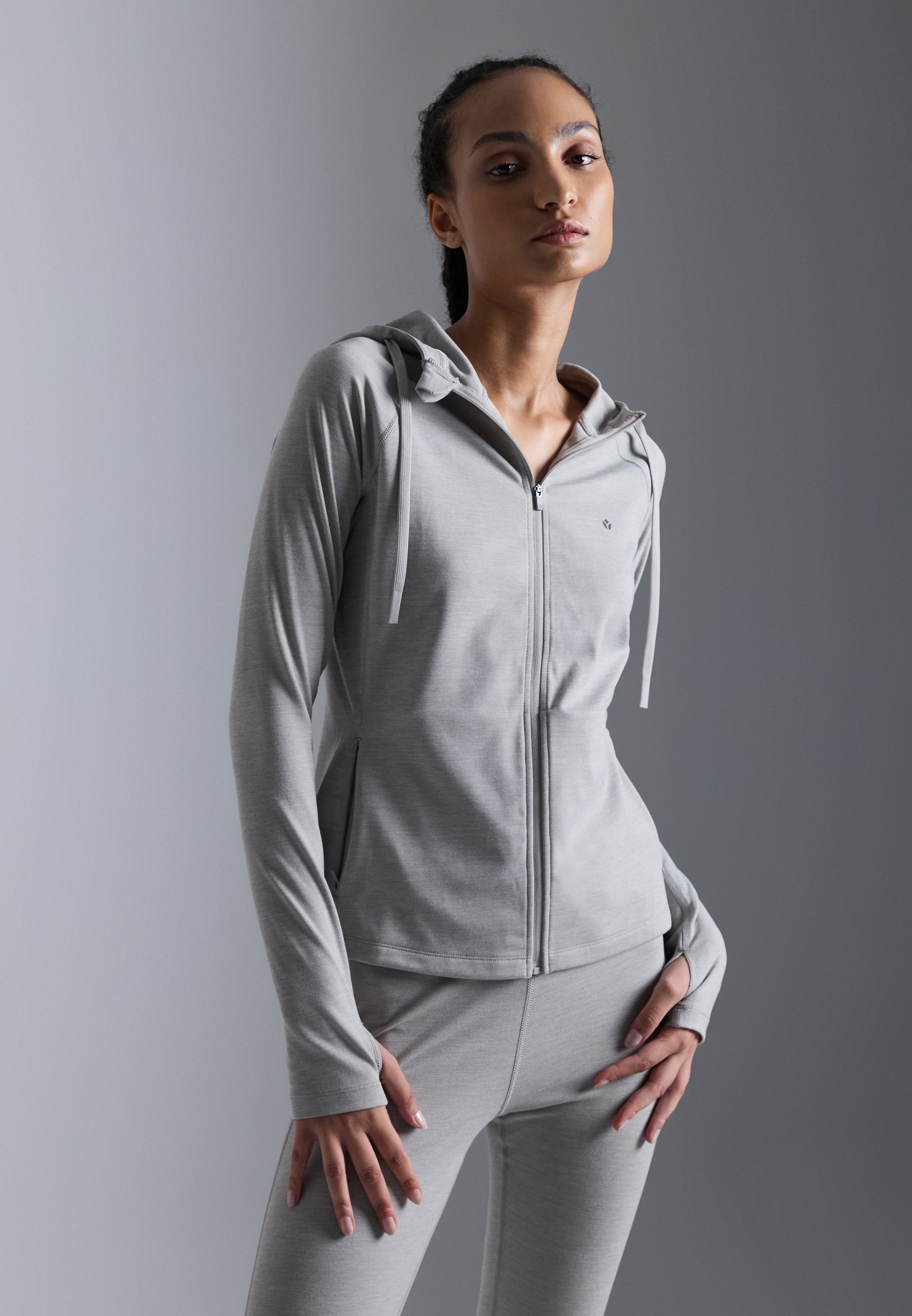 Even&Odd Active Sport-Sweatshirt mit Kapuze und Reißverschluss – meliertes Hellgrau