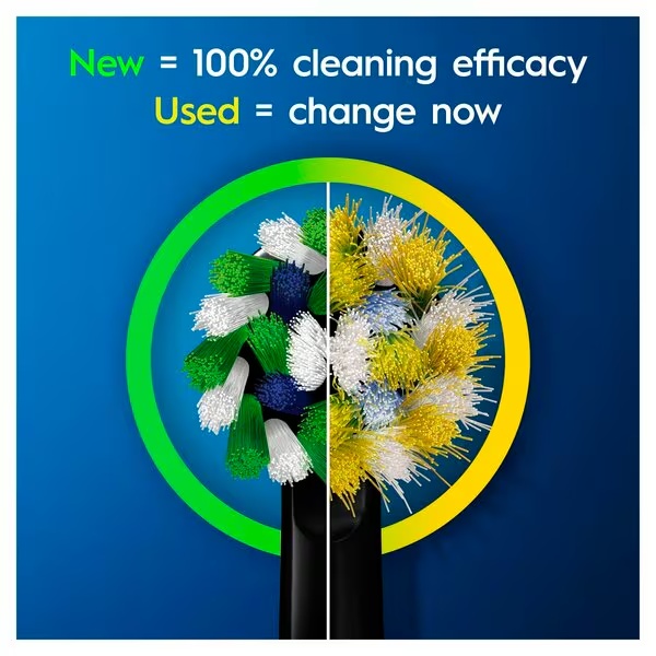 Glave zobne ščetke Oral-B Cross Action<br>črne, 4 kosi