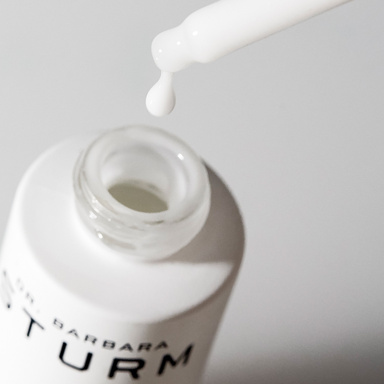 Dr. Barbara Sturm Vitamin C-serum – Det gode vitamin C-serumet – 30 ml