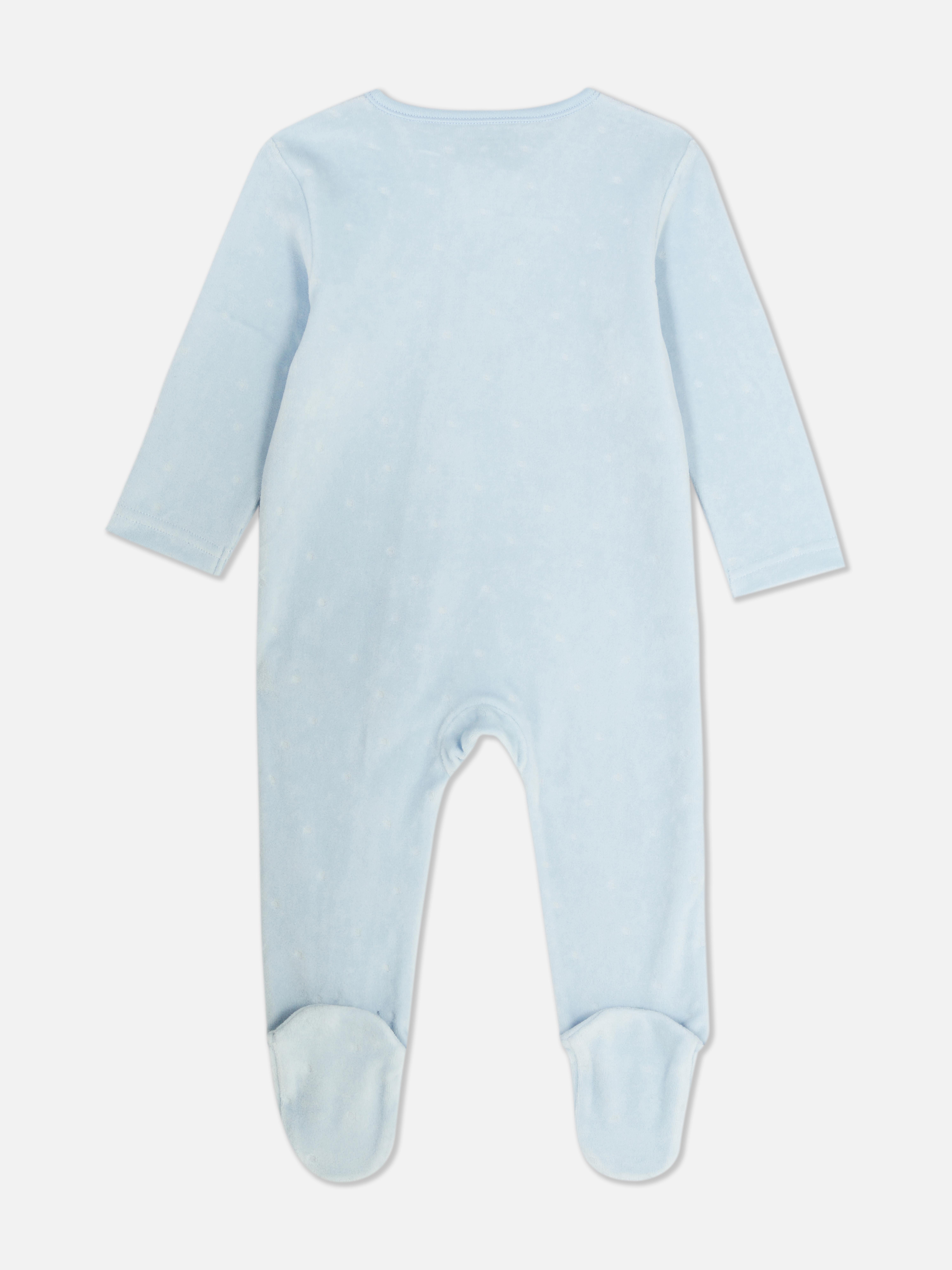 Pijama din velur cu model de ursuleț Pijama din velur cu fermoar frontal lung, detalii brodate și piciorușe