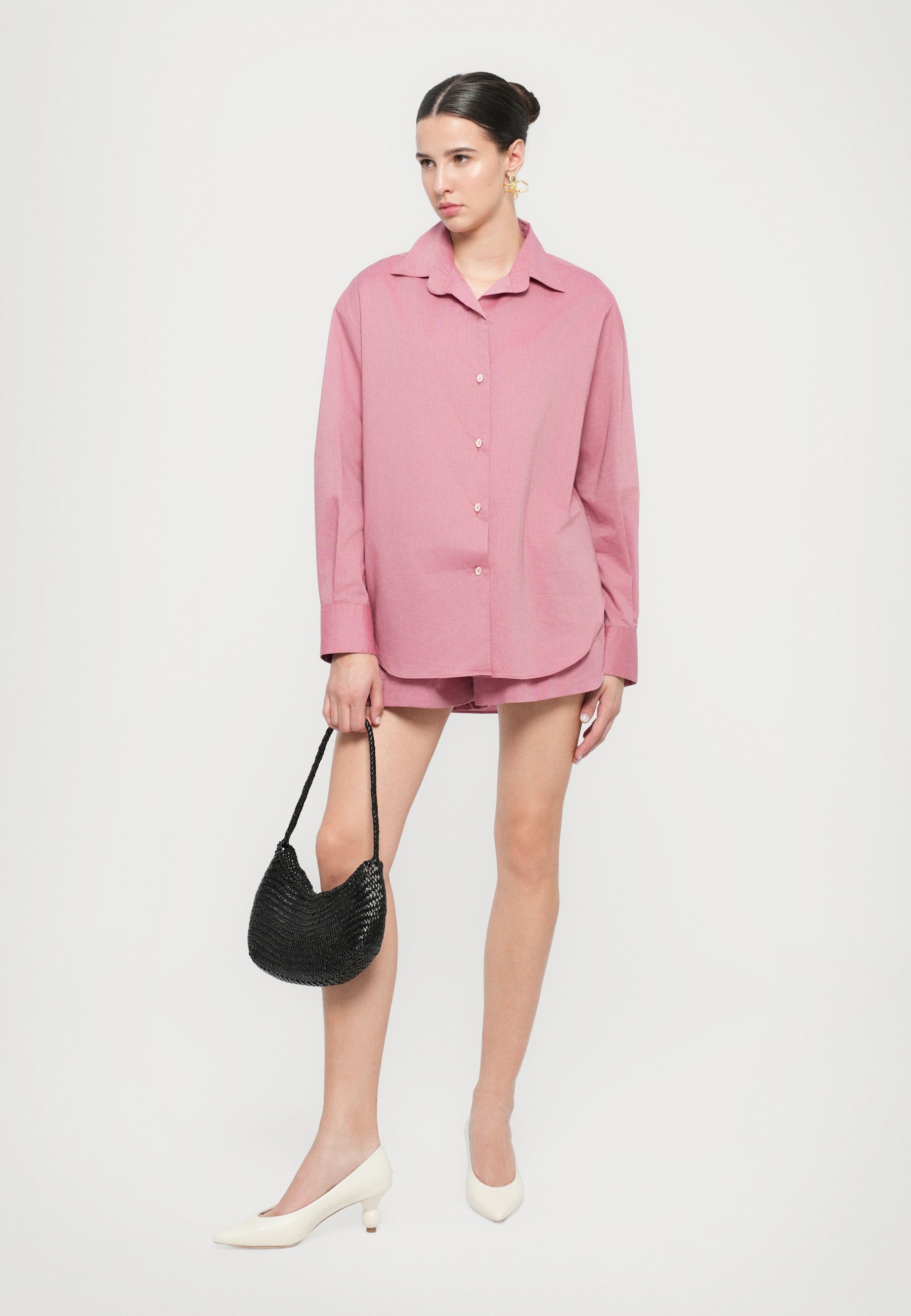 Πίστη στην επωνυμία LONIA - Σορτς - Αγίου Βαλεντίνου