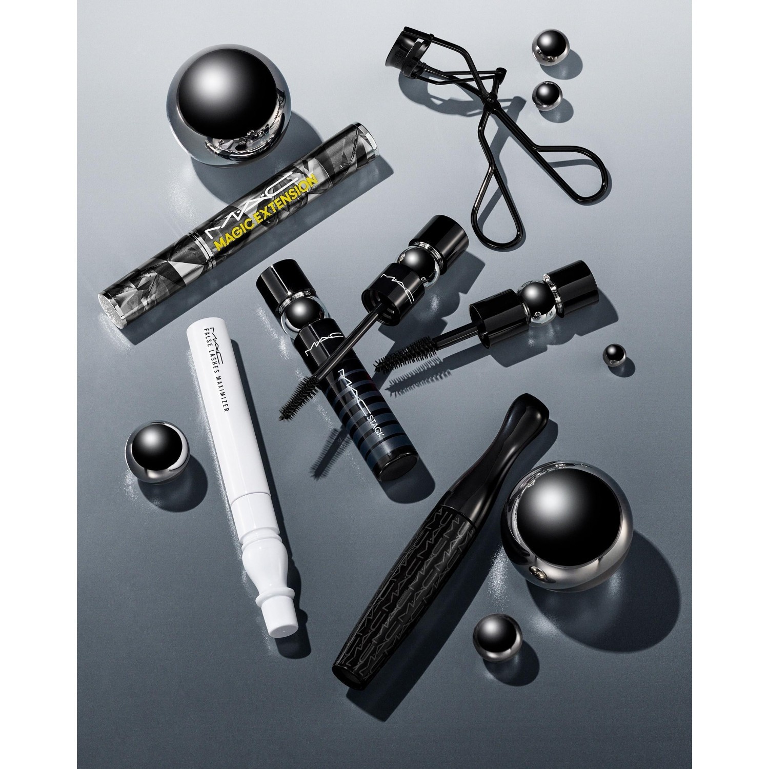 MAC maskara Little MAC M A C Stack maskara MINI - 7 ml