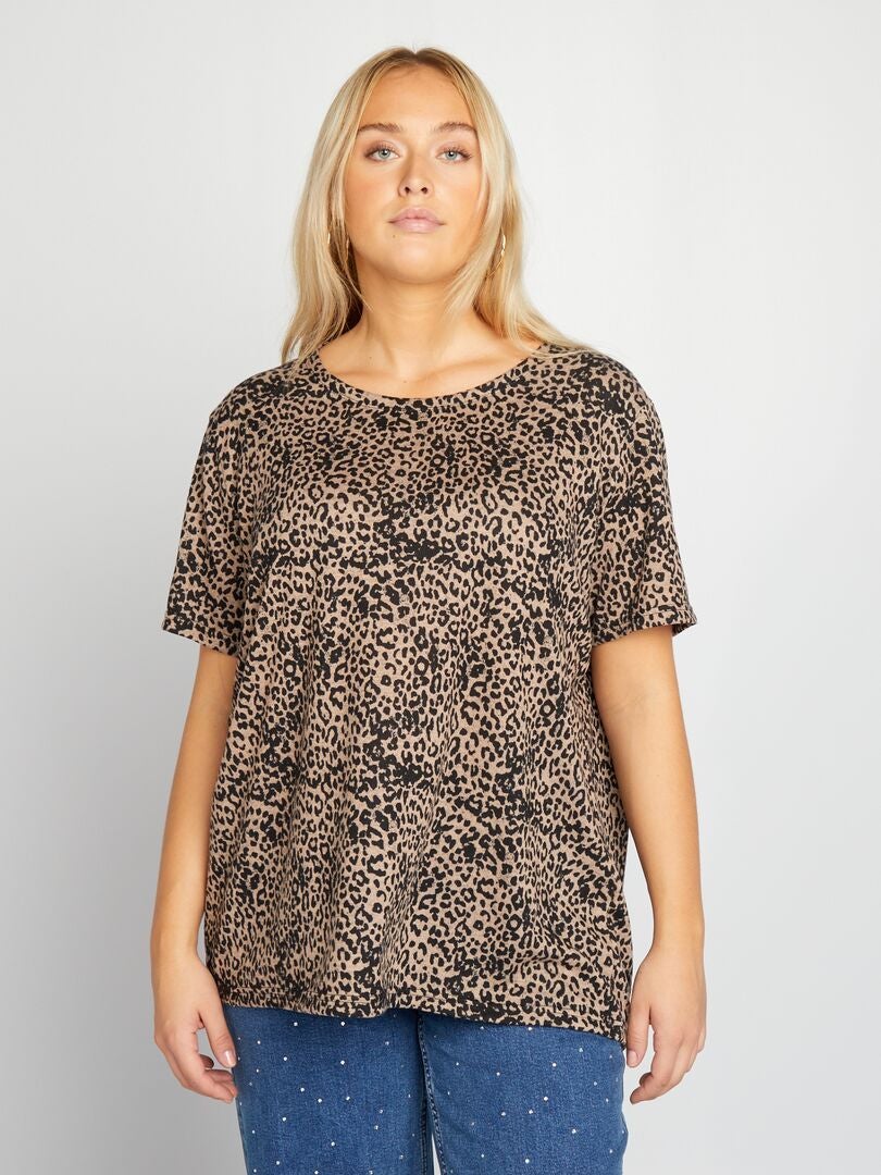 Camiseta de gola redonda com estampa de leopardo - MARROM