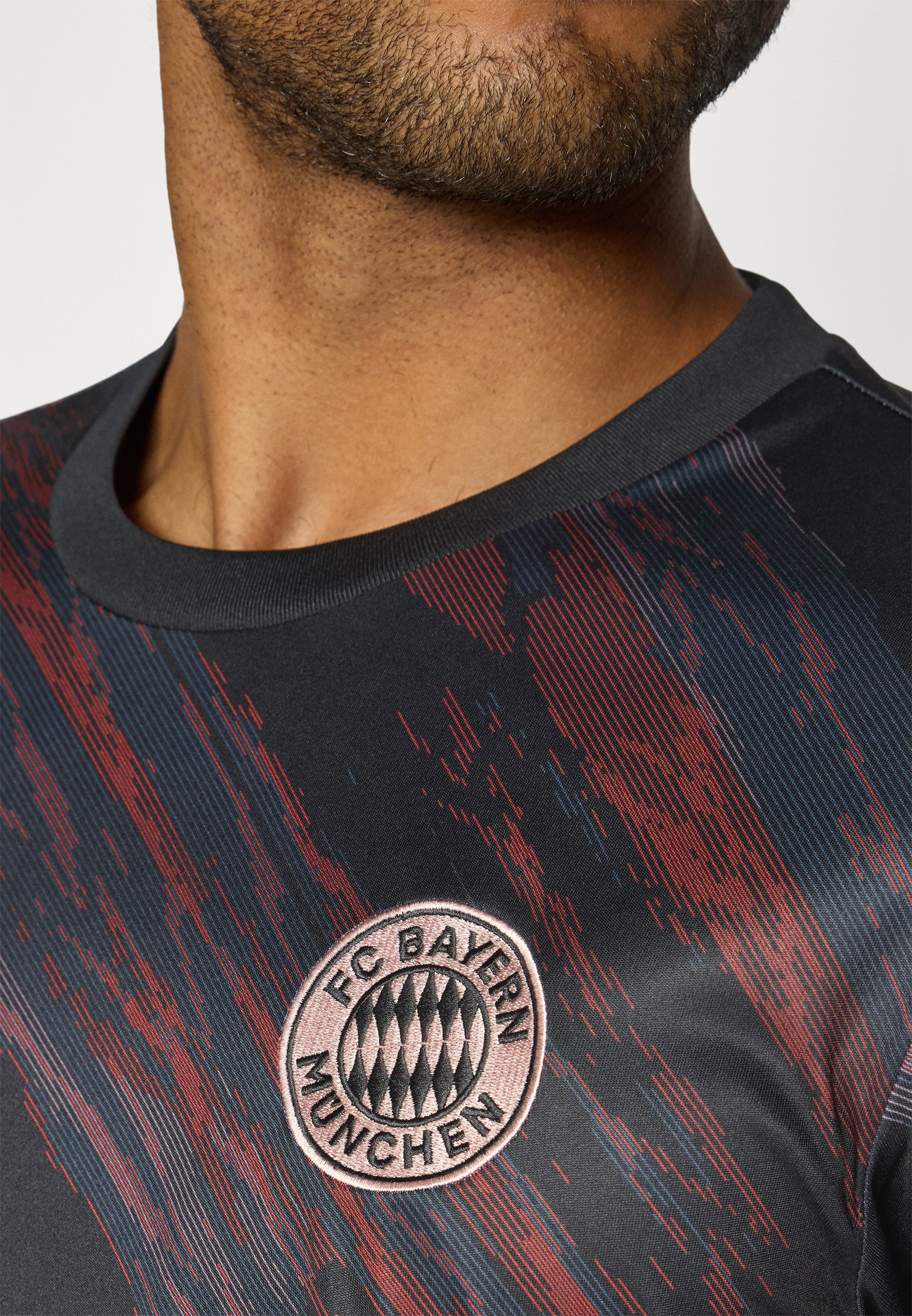 Maillot d'avant-match adidas Performance FC Bayern 2025/2026 - T-shirt de sport - noir