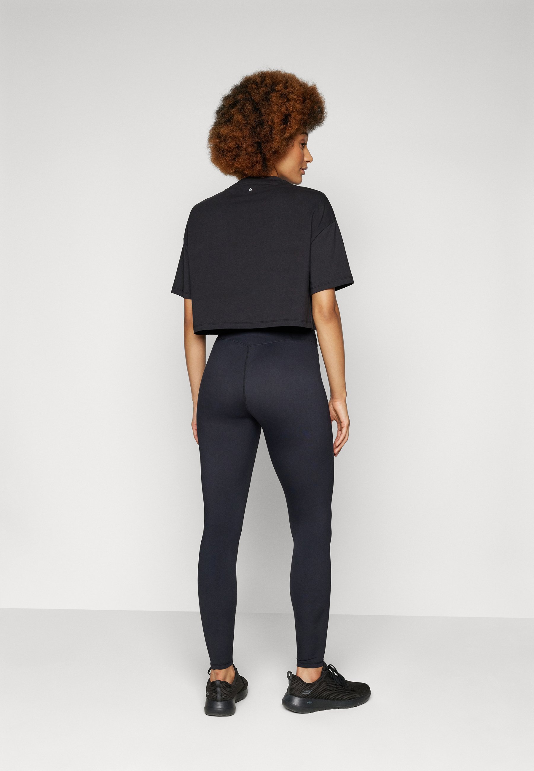 Stronger LEGGINGS - Leggings - zwart