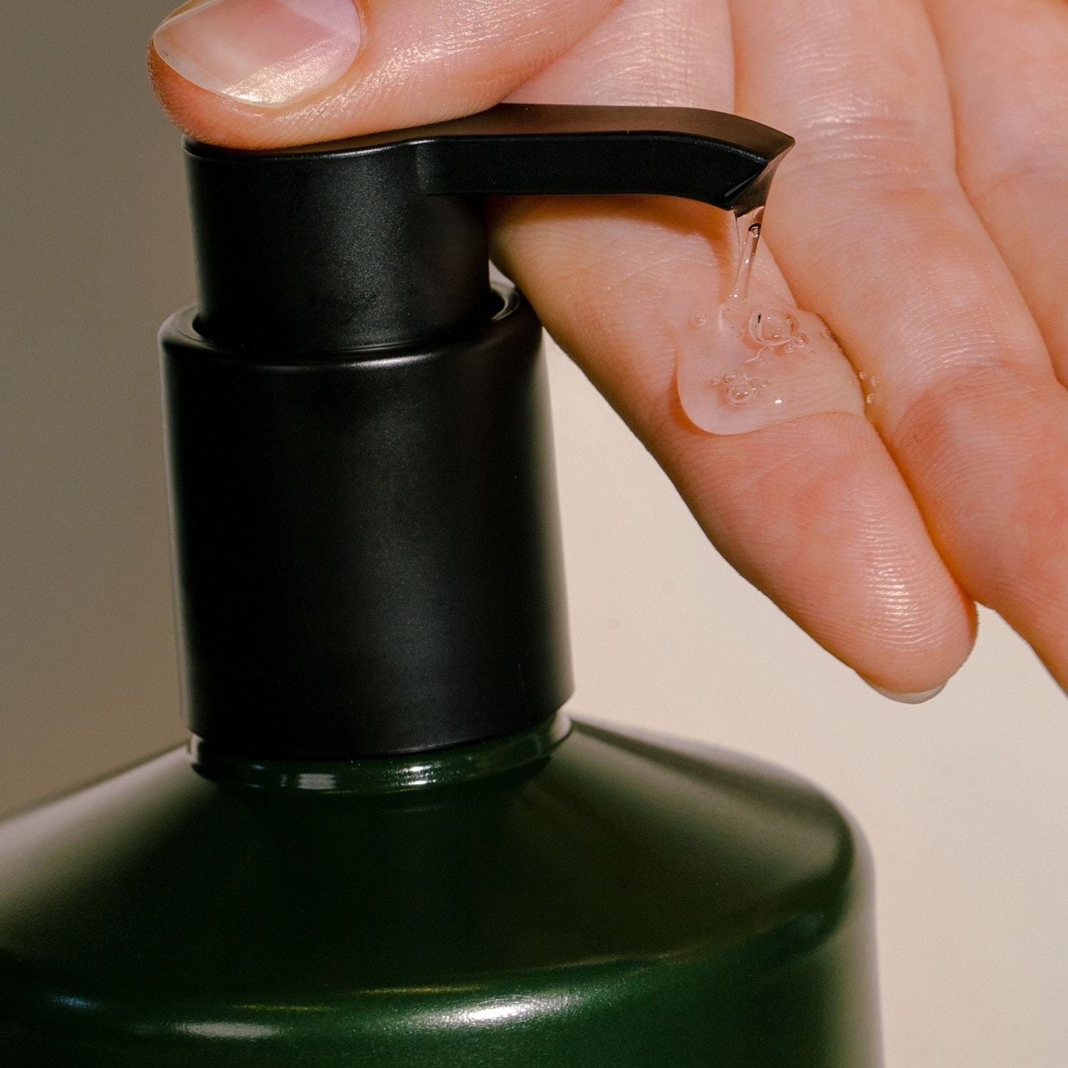 MÁDARA ķermeņa ziepes Wild Woods mitrinošais mazgāšanas gels - 500 ml