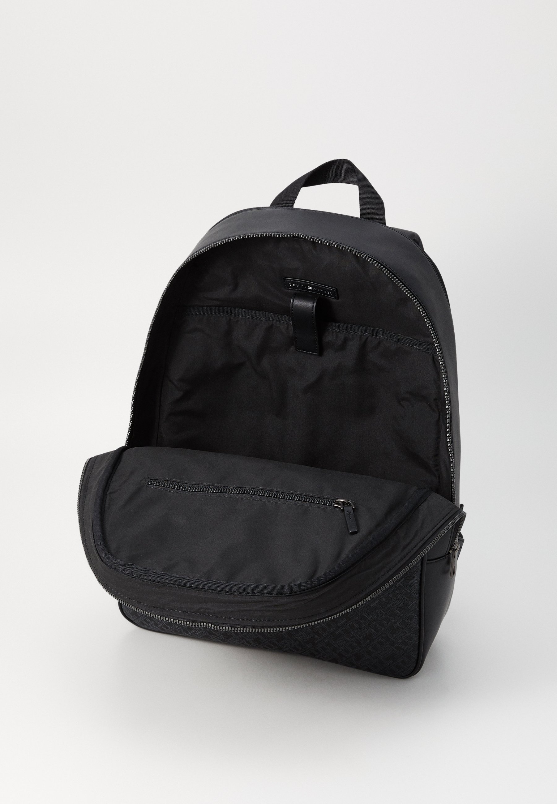 Tommy Hilfiger MONOGRAM BACKPACK - Seljakott - must