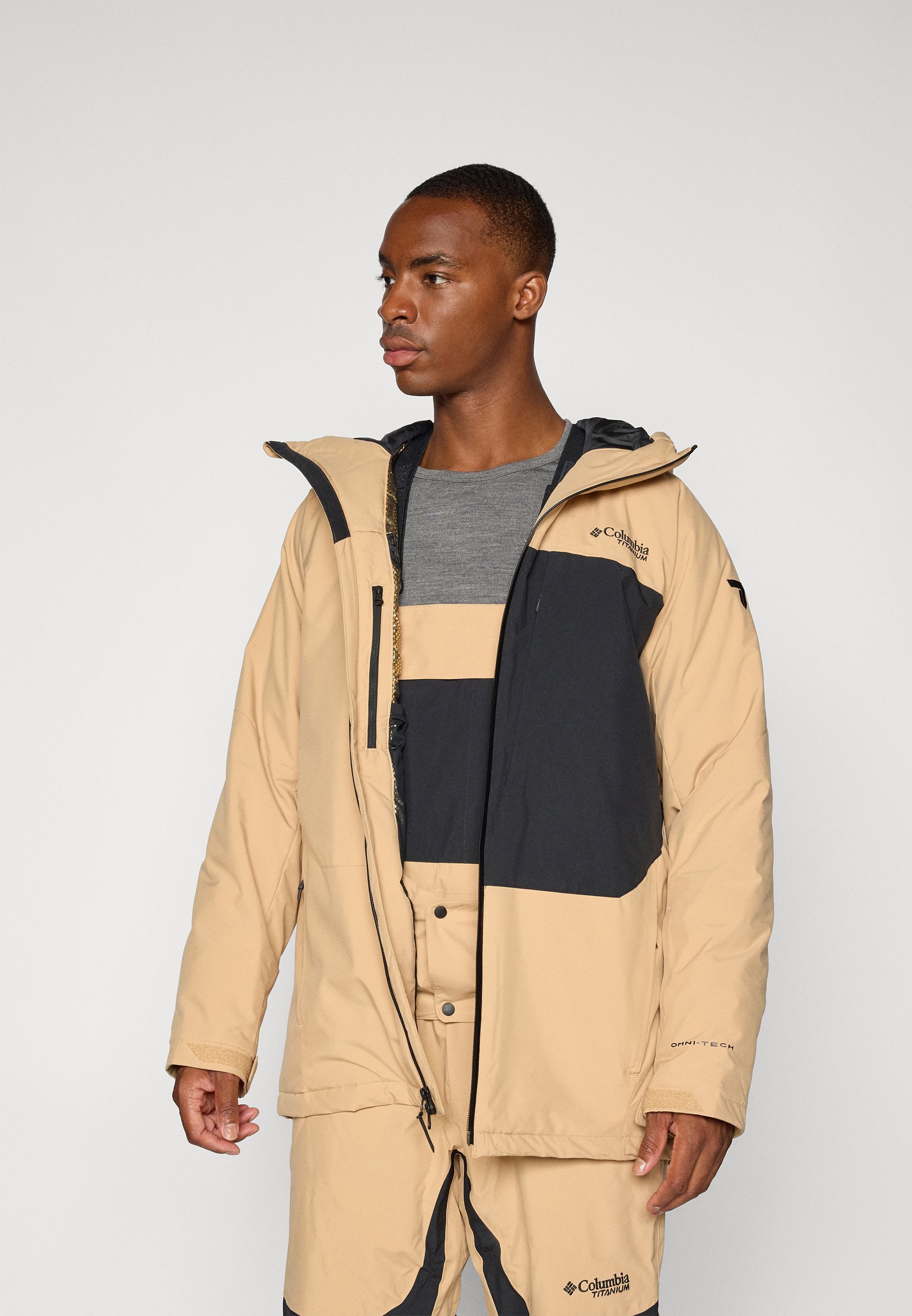 Columbia WINTER DISTRICT™ JACKET - Lyžařská bunda - black/grey