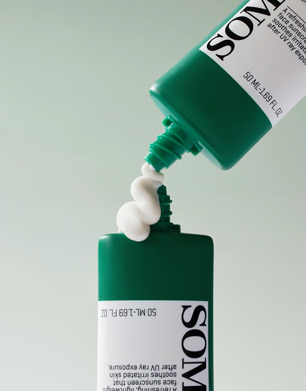 Upokojujúci opaľovací krém Some By Mi Truecica Aqua SPF 50+