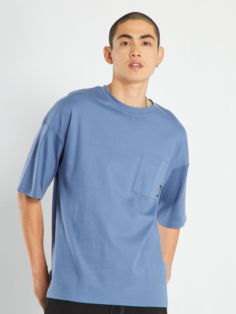 Camiseta com bolso no peito - AZUL