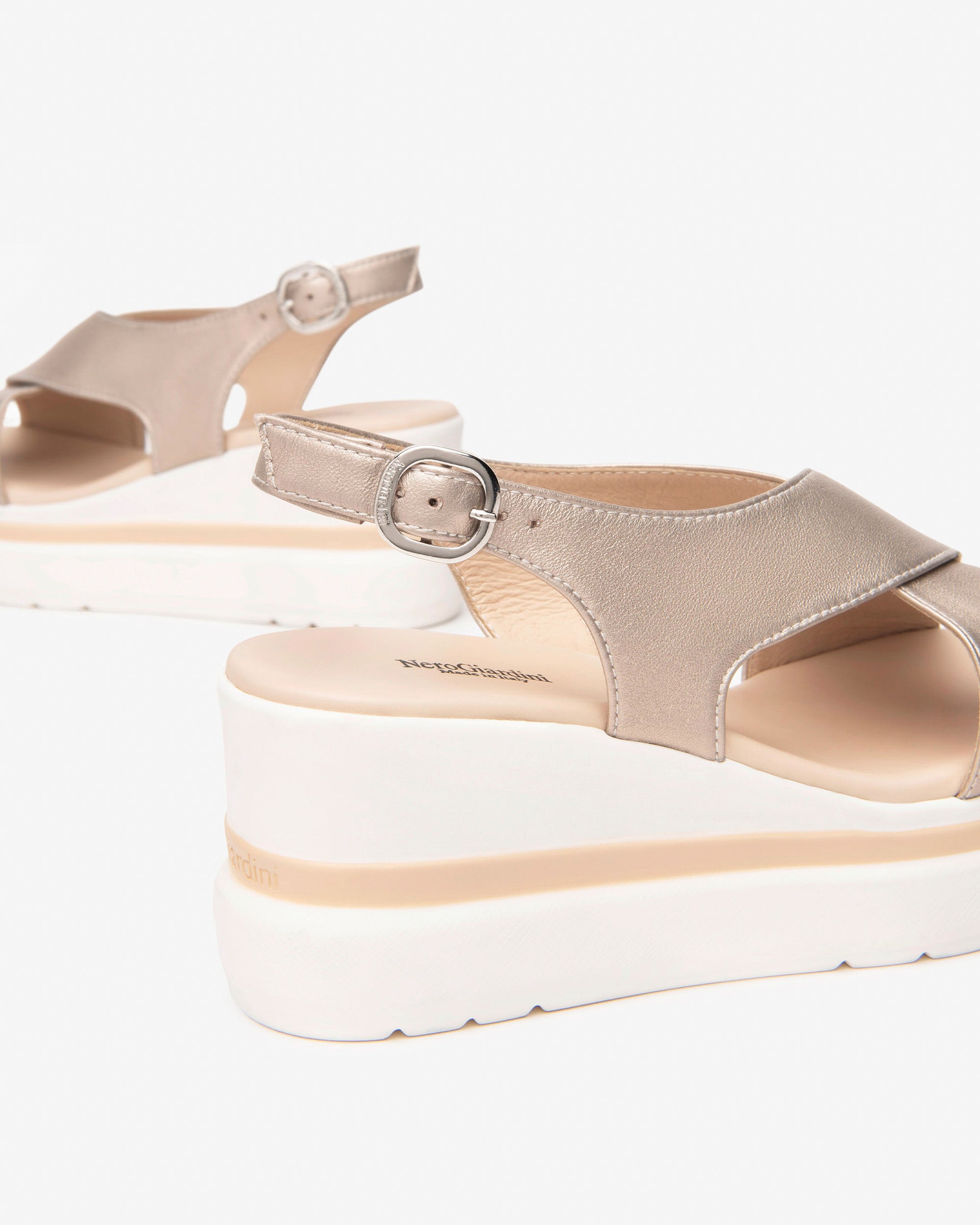  Damen-Ledersandalen
