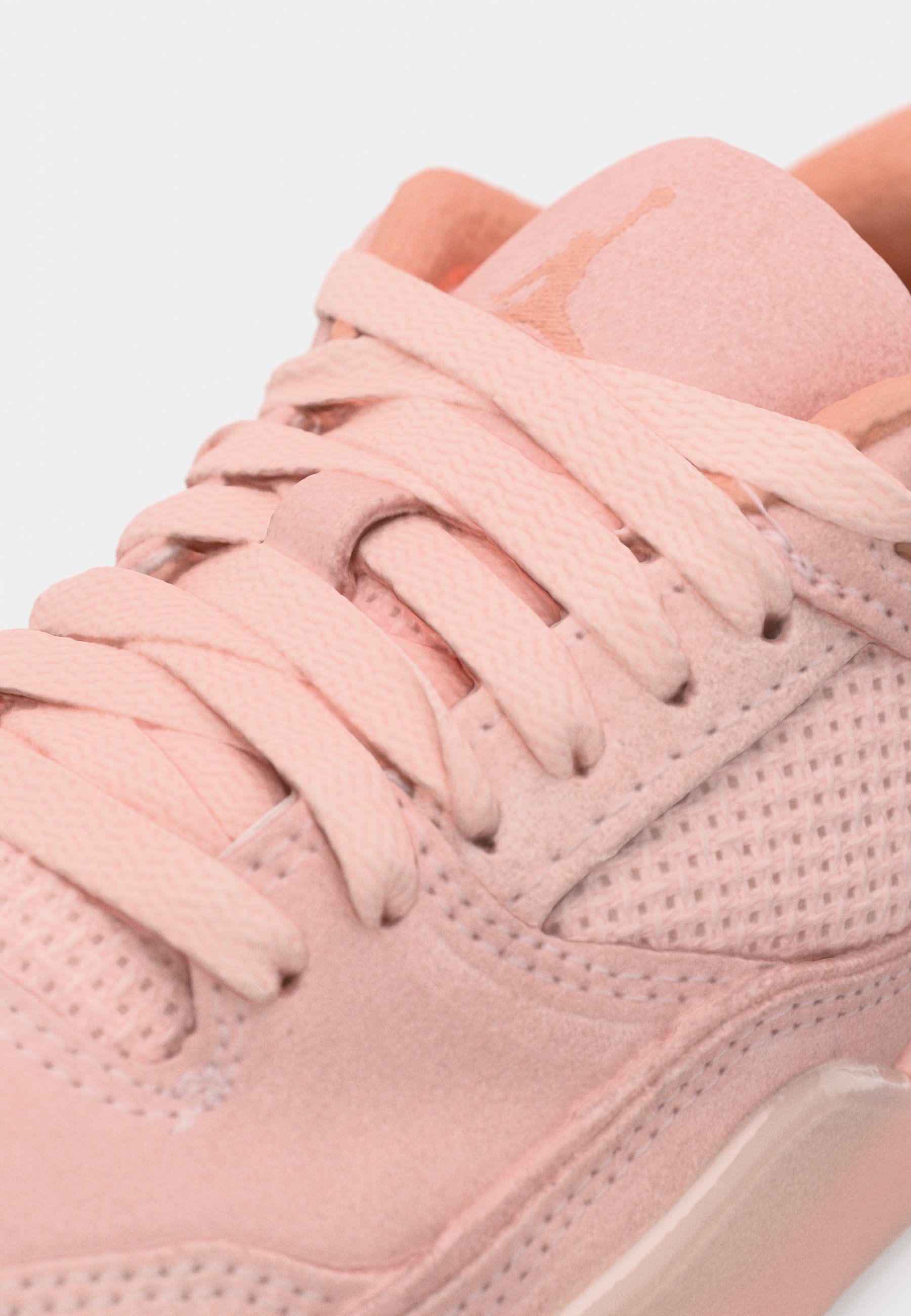 Nízké tenisky Jordan