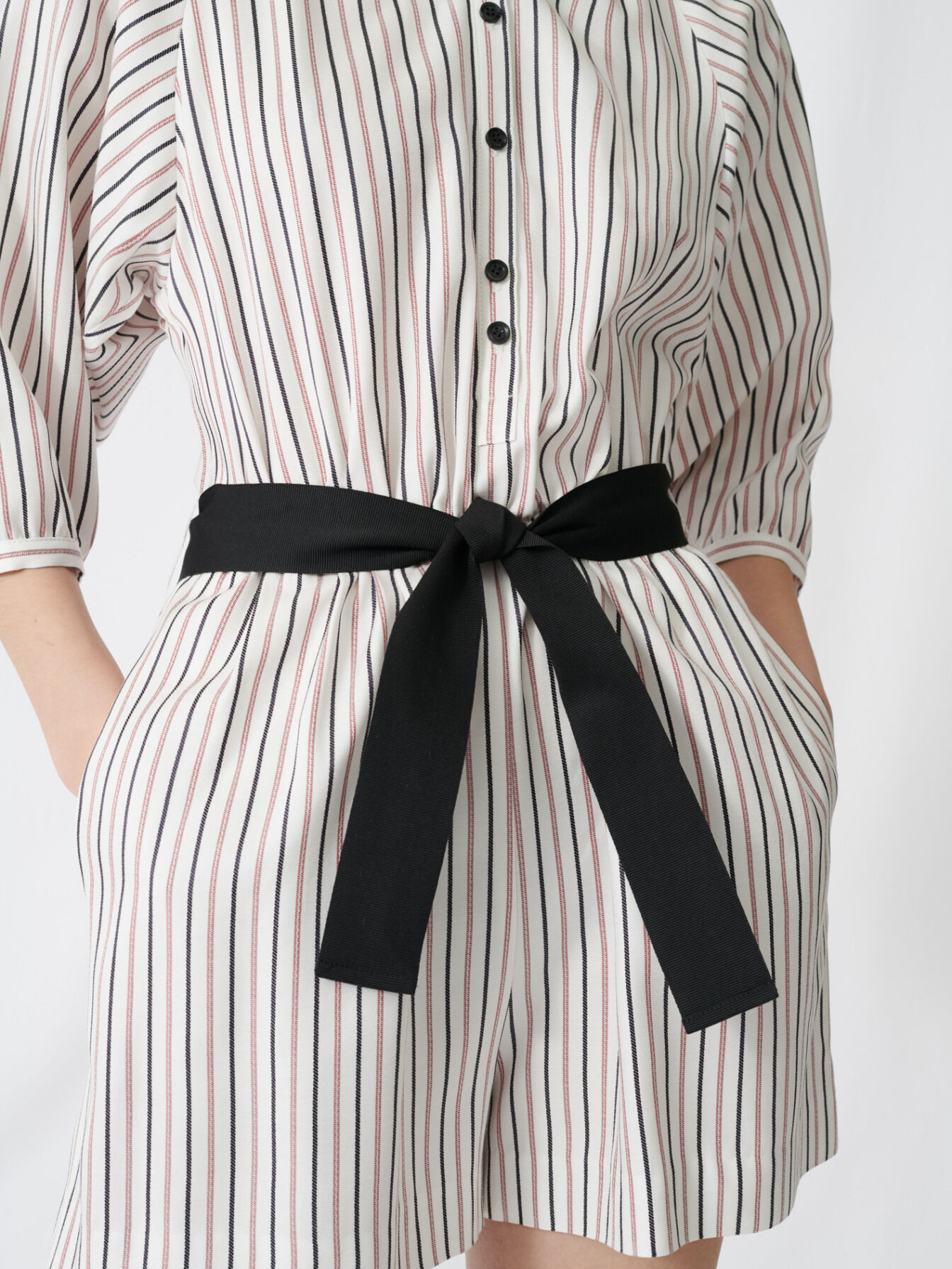 Korte gestreepte jumpsuit met riem - Gebroken wit