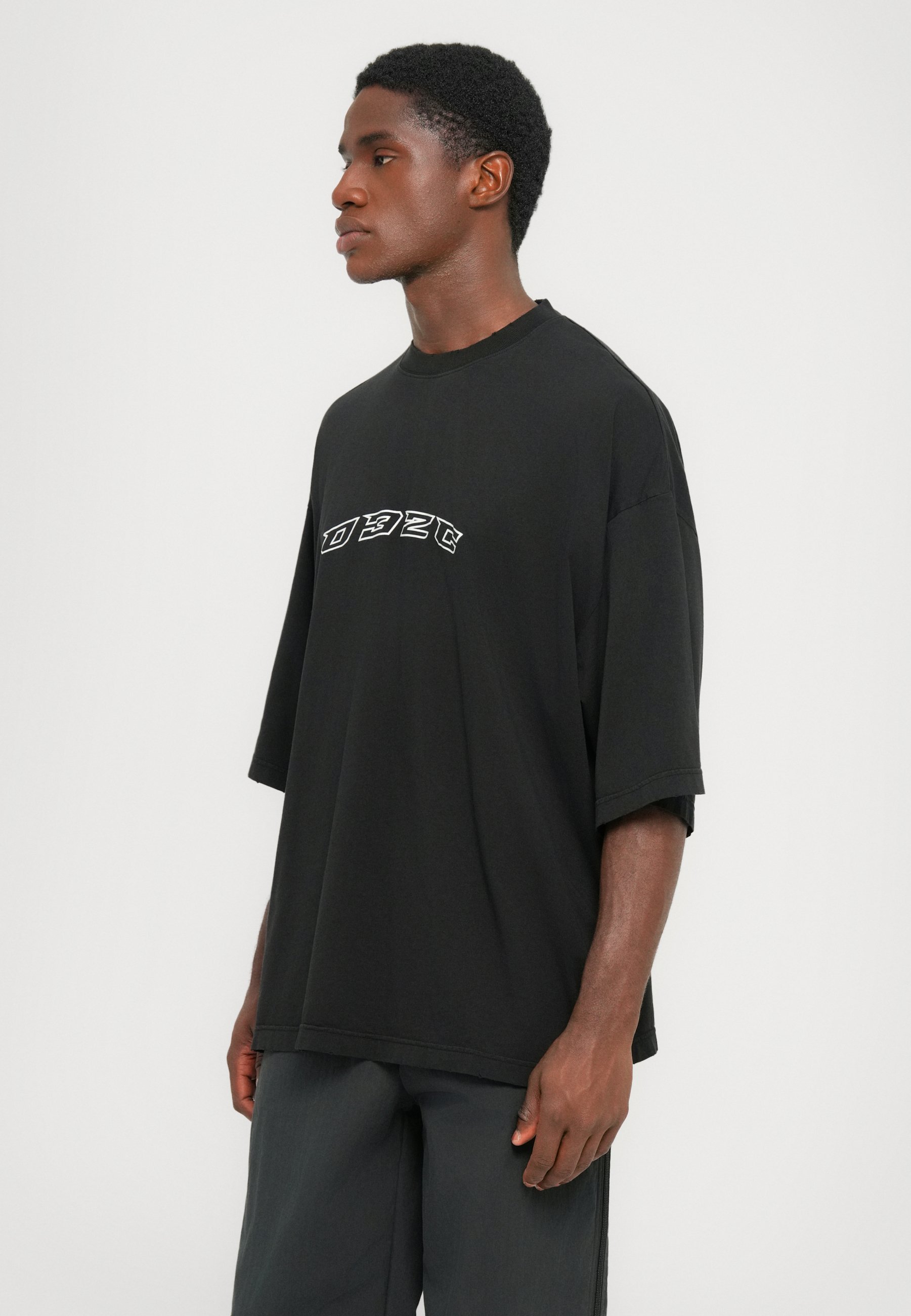 032c HANSEL EN GRETEL OVERSIZED - T-shirt met print - gewassen zwart
