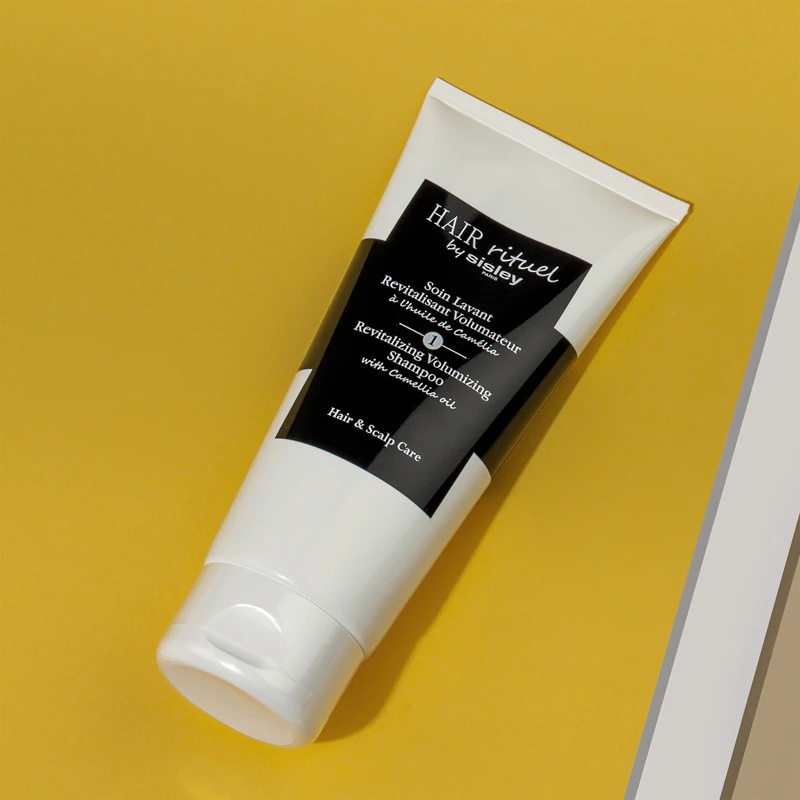 Hair Rituel by Sisley Revitalizing Volumizing šampon z oljem kamelije za tanke lase brez sulfatov