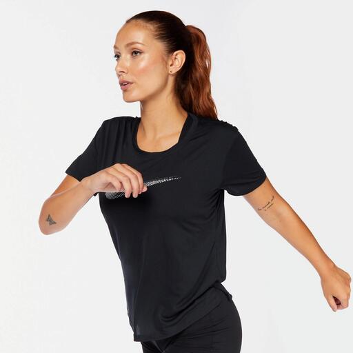  Nike Swoosh