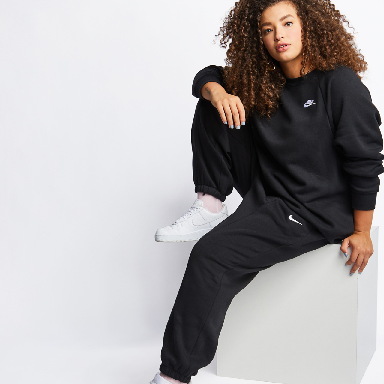 Nike Essentials Plus avoin helma