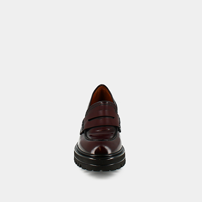 Mocassins à semelles crantées  en cuir glacé bordeaux