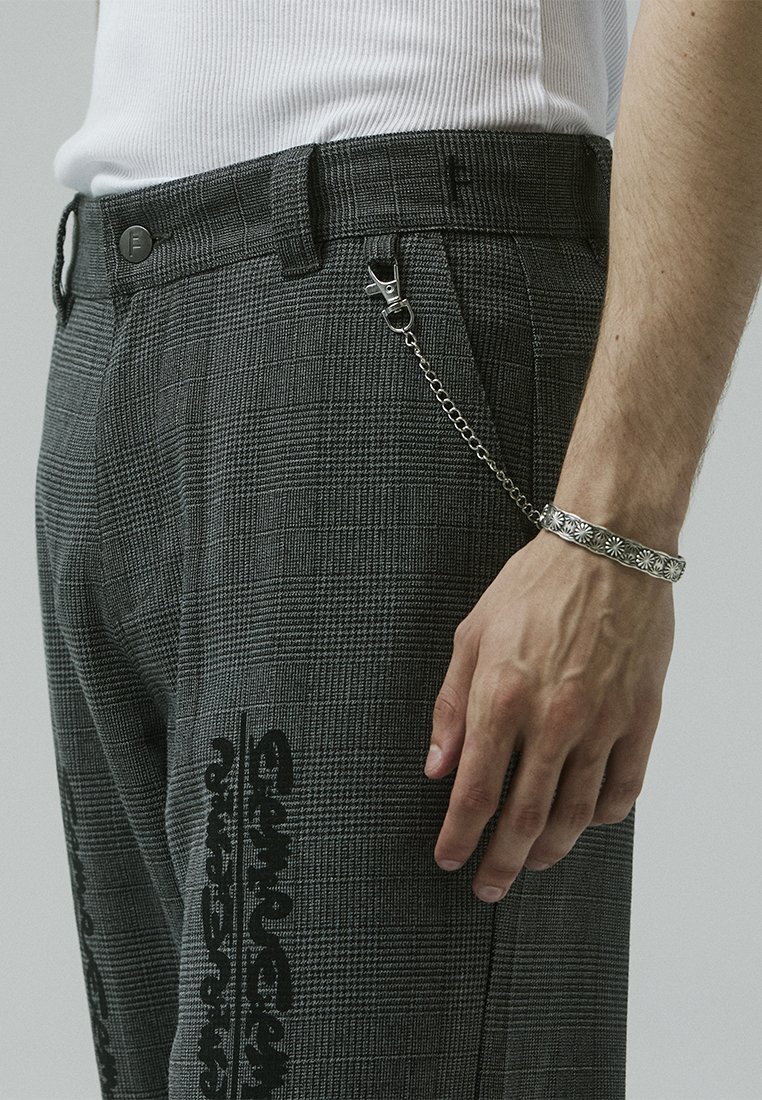 Voormalige nette broek