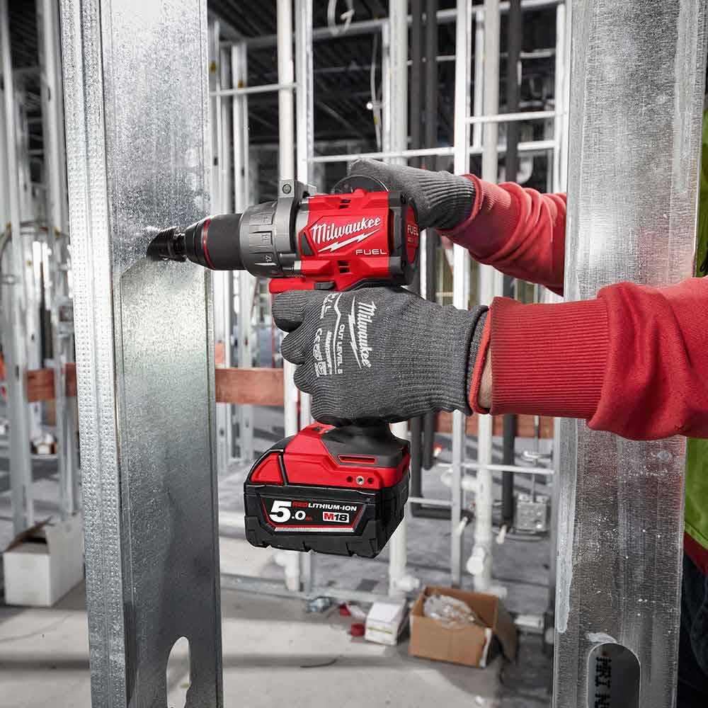 Furadeira/Parafusadeira MILWAUKEE FUEL™ 18V de 13mm com Adaptador M18FDD30