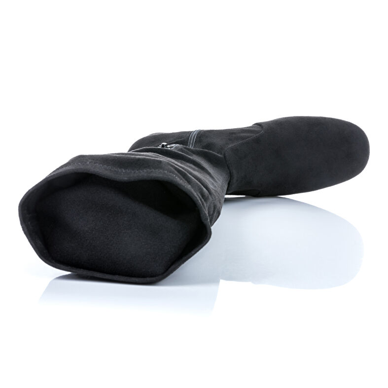  Botas negras de mujer