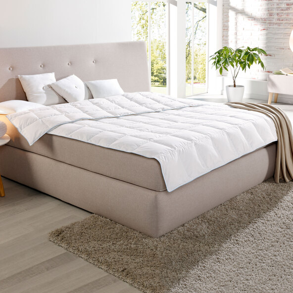 Kesäinen untuvapeitto, 240 x 220 cm