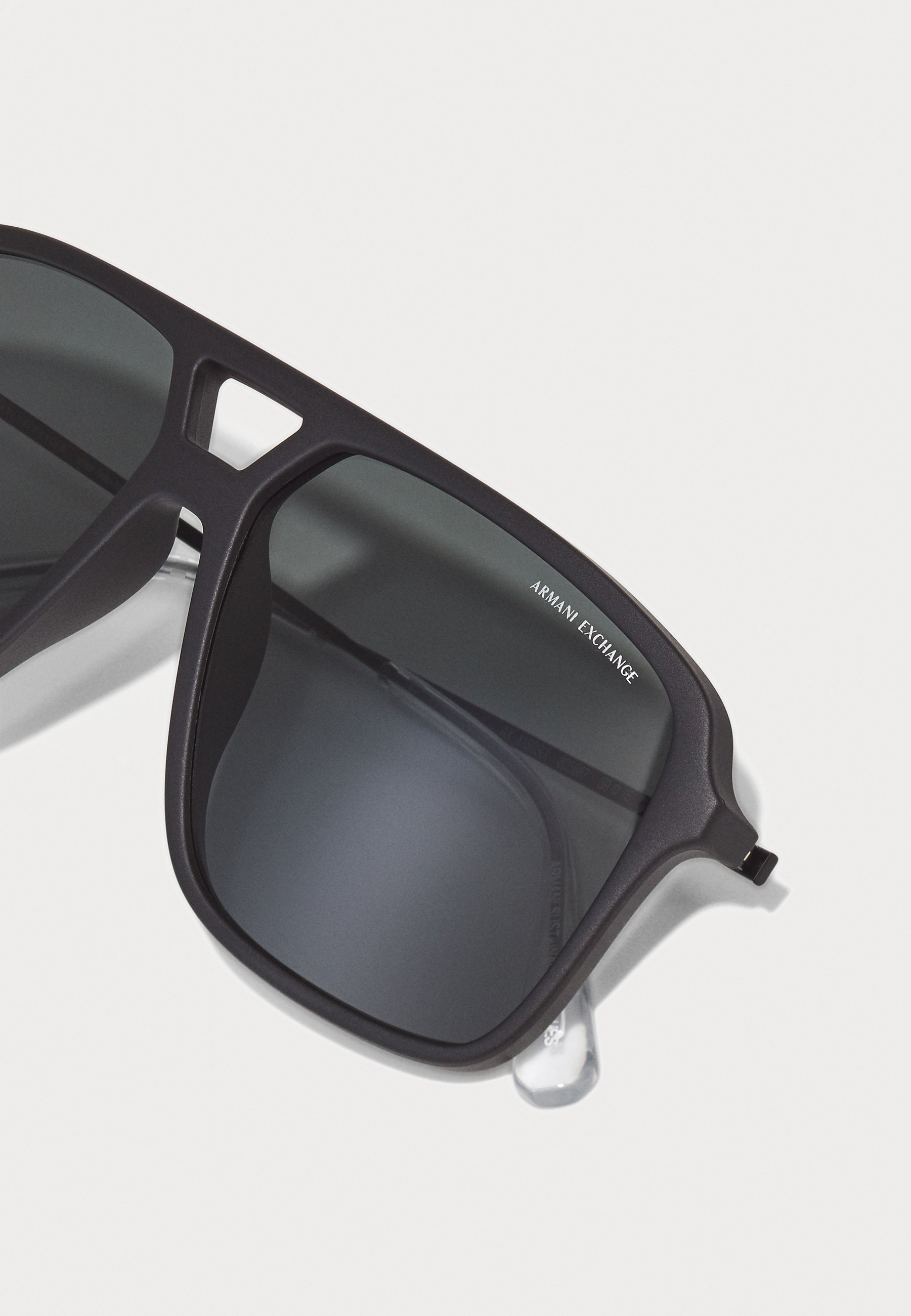 Slnečné okuliare Armani Exchange - matné čierne