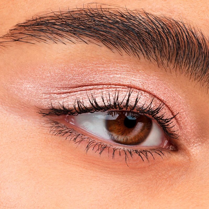 tekoče senčilo za oči Essence Luminous Eye Tint