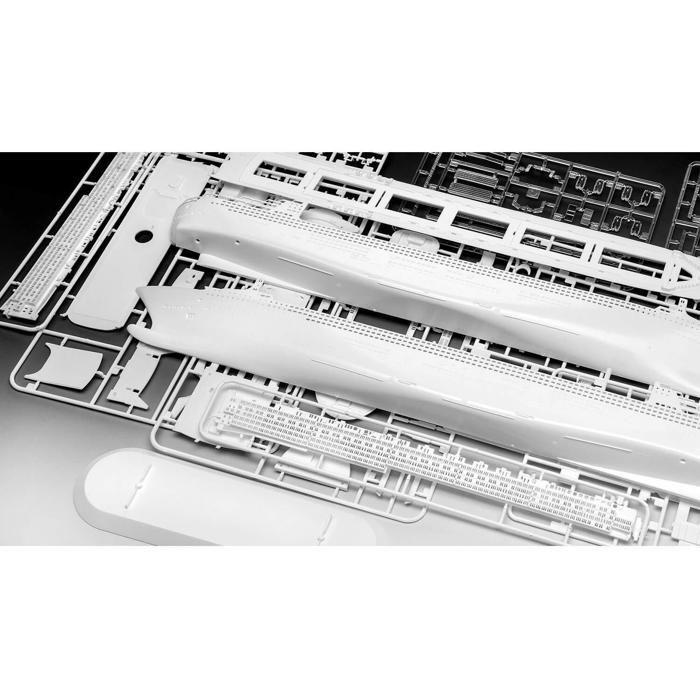 Maquette de bateau - Revell - Queen Mary 2 - Échelle 1:700 - Blanc - 15 ans et plus