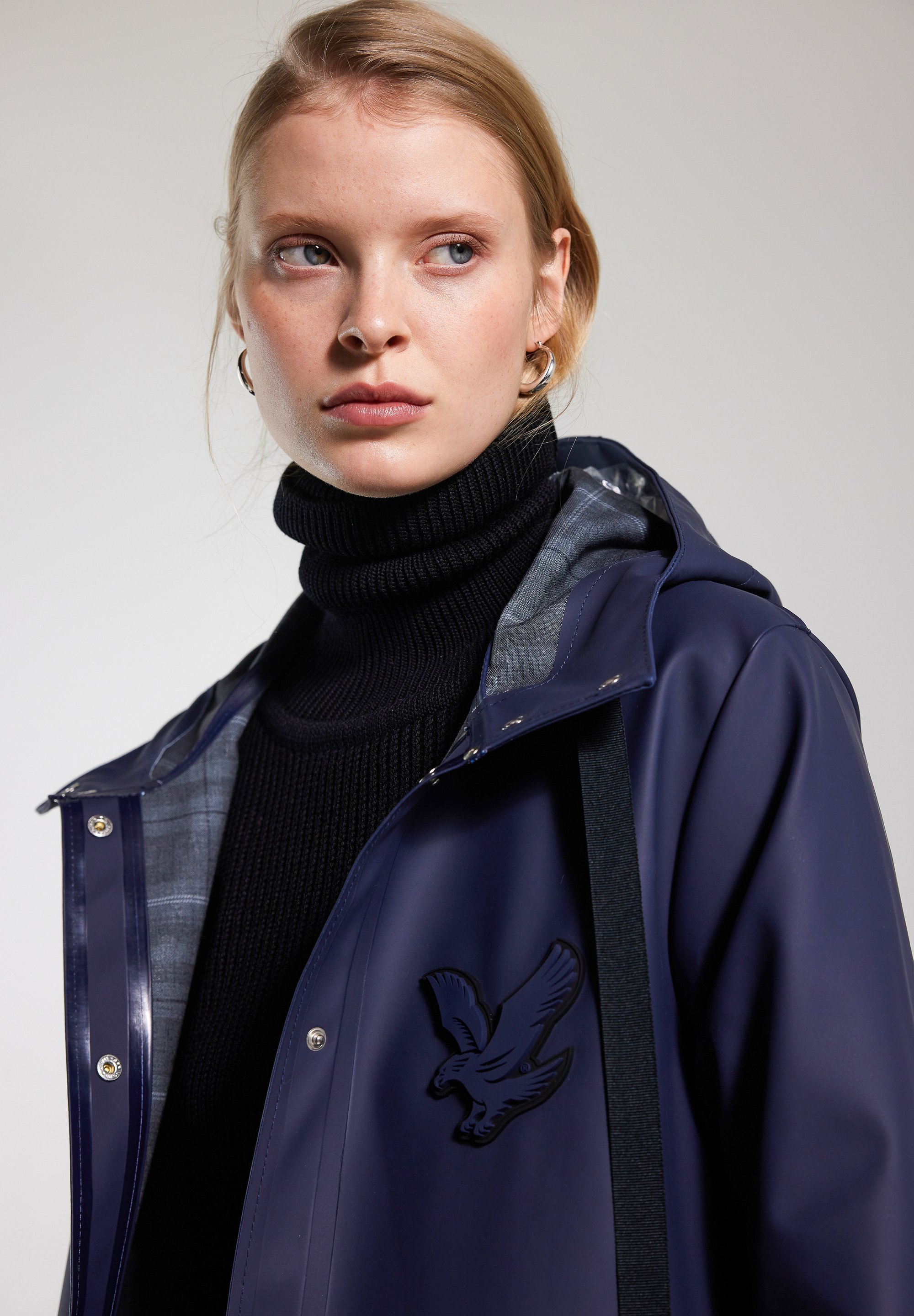 Giacca impermeabile Stutterheim STUTTERHEIM X LYLE & SCOTT - blu navy