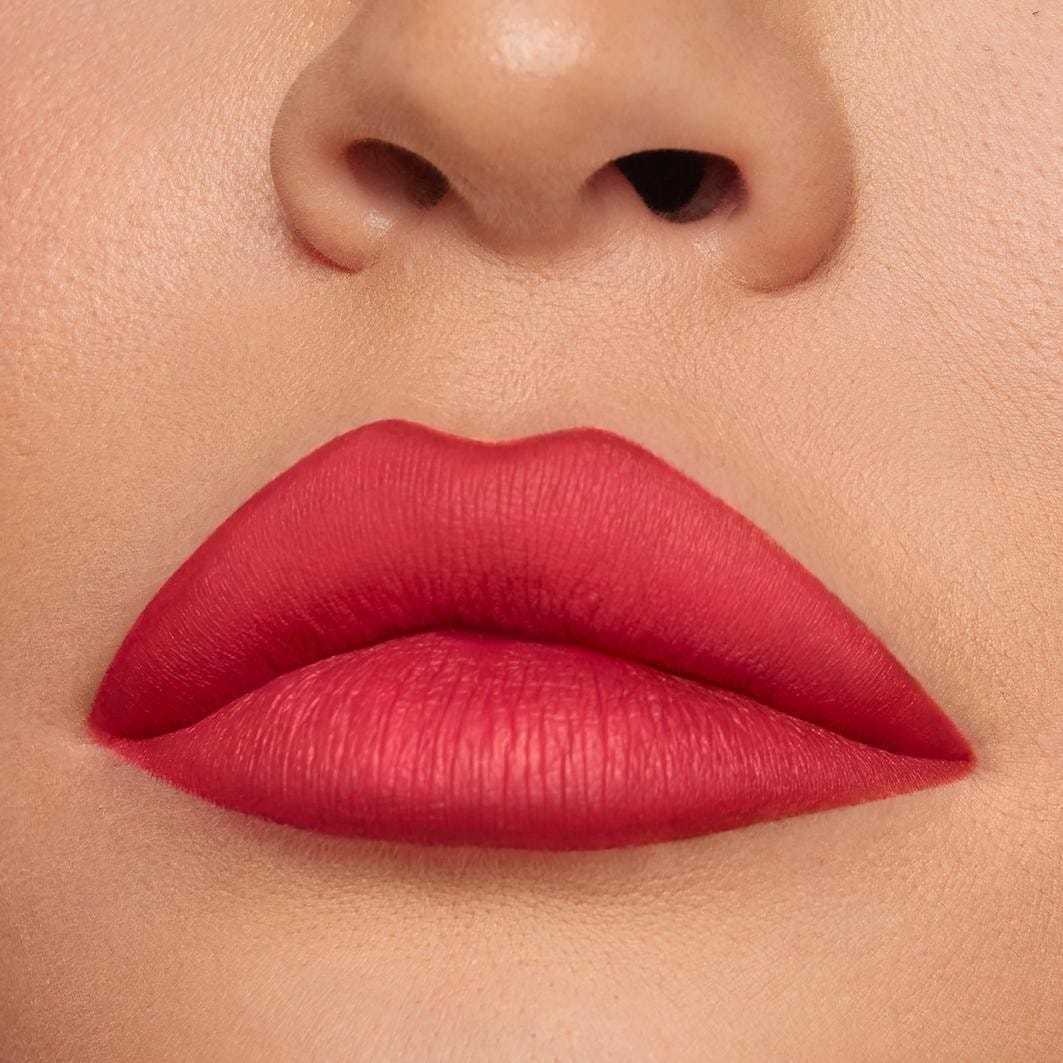 KYLIE COSMETICS Matiniai skysti lūpų dažai „Lipstain Matte“ – 3 ml
