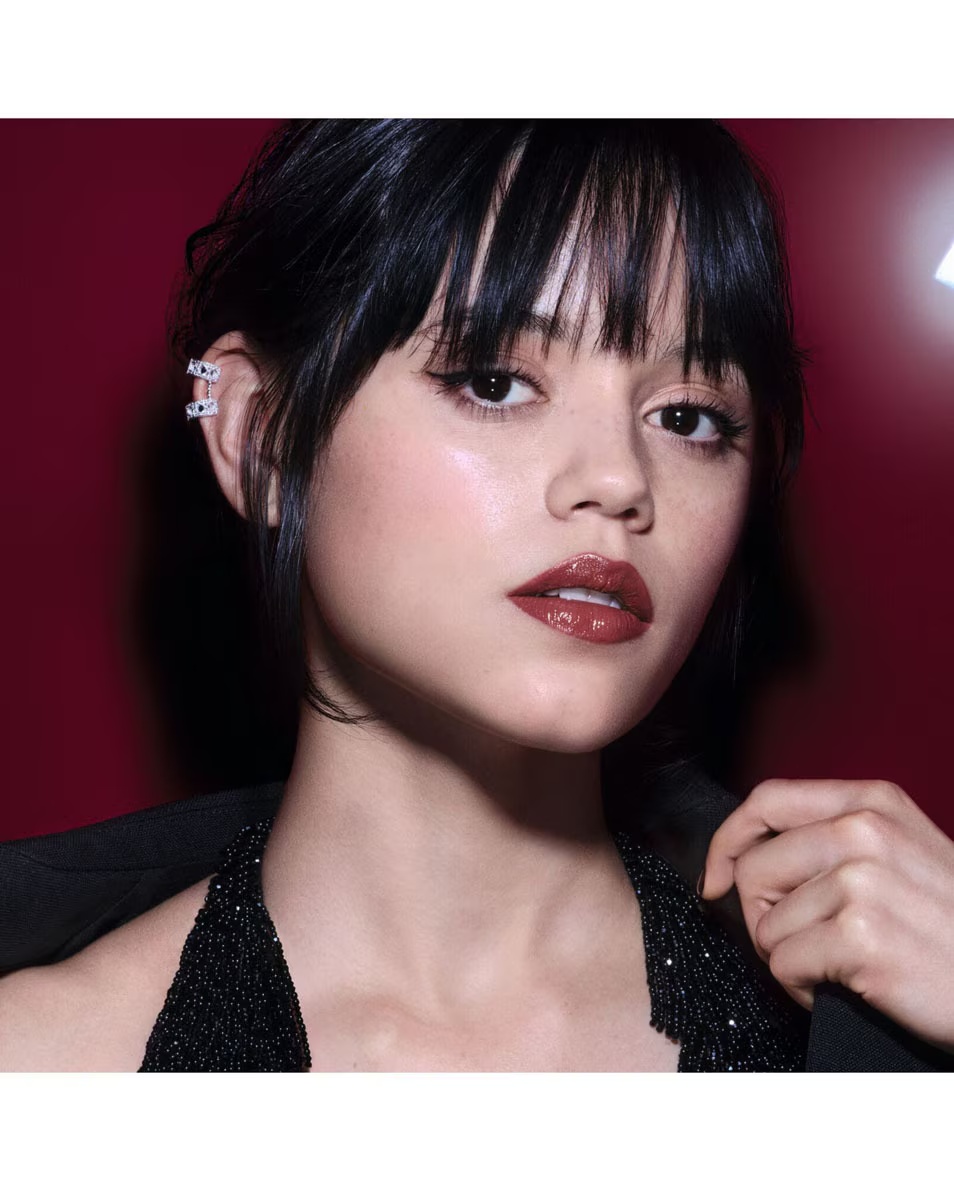 DIOR Rouge Dior On Stage - Ultra Longwear Shine lūpu krāsa. Īpaši noturīga lūpu krāsa ar spīdīgu apdari.